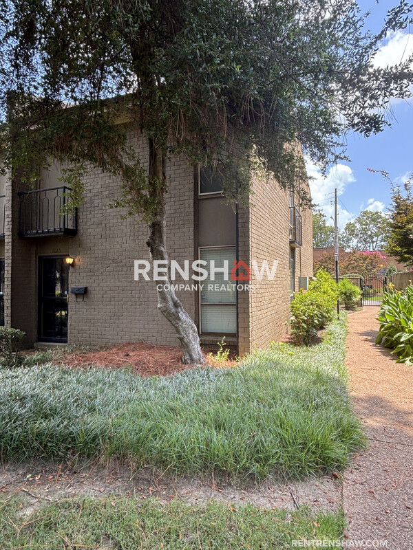 Memphis House: 1023 June Rd
