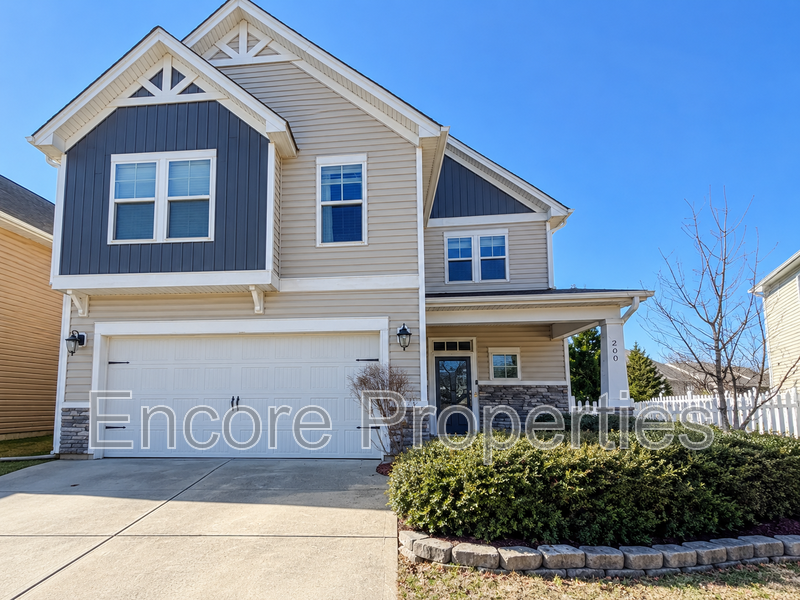 Morrisville House: 200 Roundhouse Lane