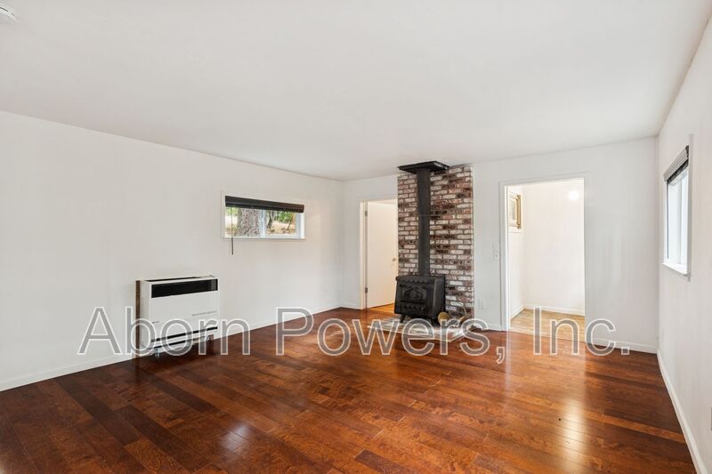 Pollock Pines House: 6420 Starkes Grade