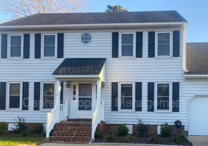 Stunning 4 bedroom with spacious finished room over the garage in Hickory School district. - Photo 2