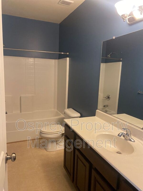 Beautiful 3 Bedroom TownHome on a Cul-de-sac - Photo 9