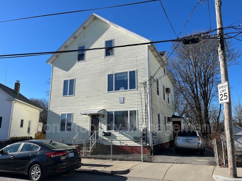 Cumberland Condo: 64 Forest Ave