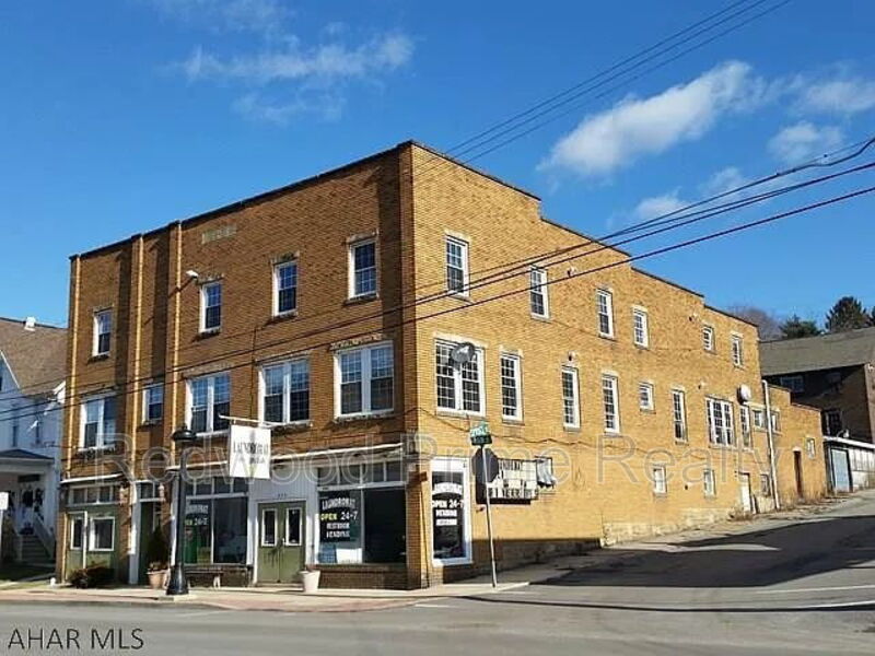 Coalport Condo: 908 Main Street 202