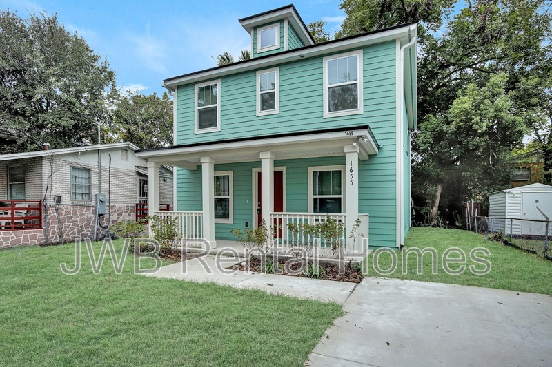 Jacksonville House: 1655 Windle St