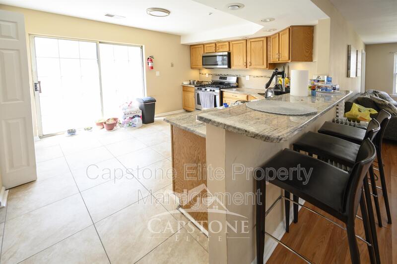 Newark Condo: 40 Cornerstone Ln