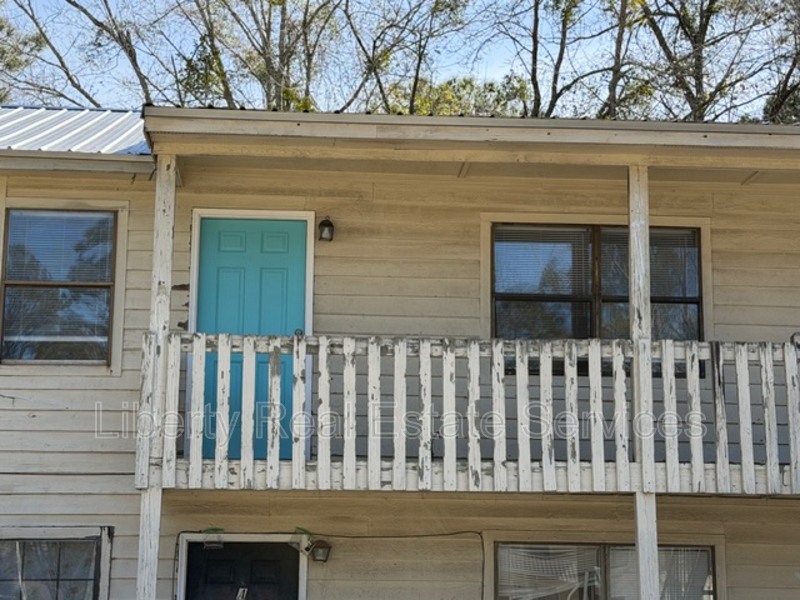 Hinesville House: 910 Berkshire Ter
