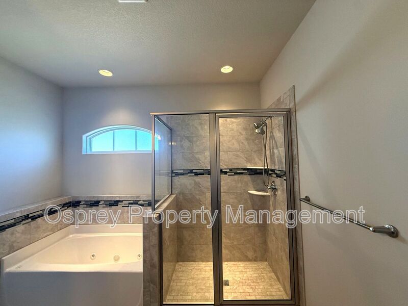 Spacious end-unit home in Virginia Beach!  - Photo 20