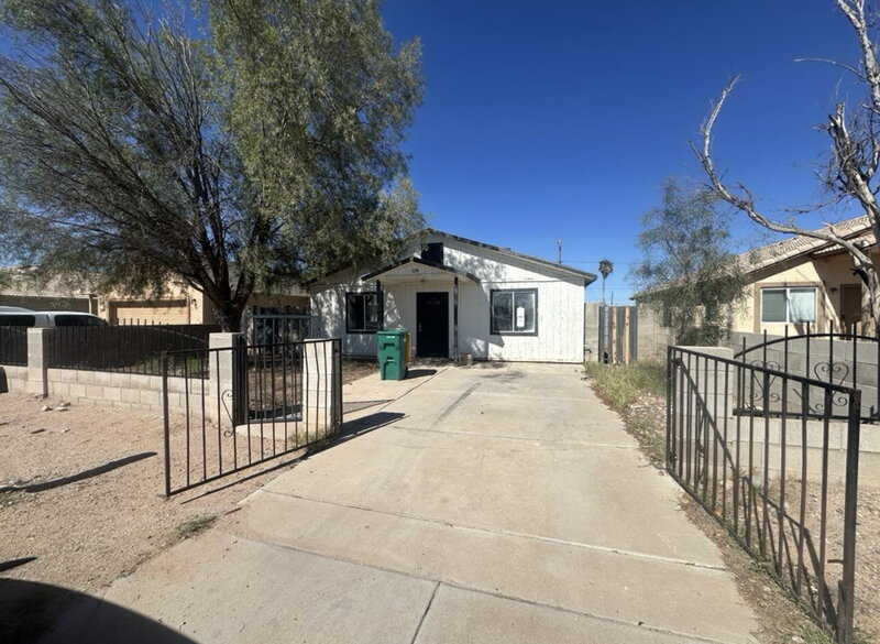 Eloy House: 324 W Martin Luther King Jr St