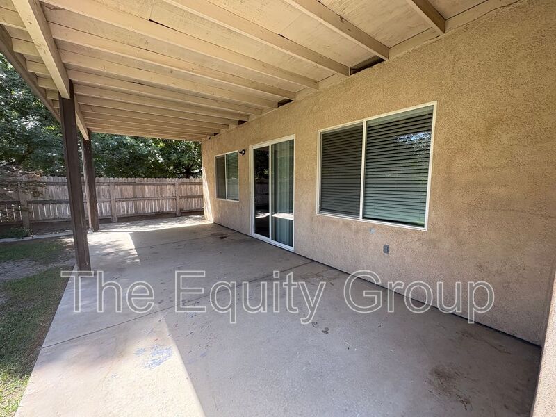Visalia House: 4441 West Elowin Ave