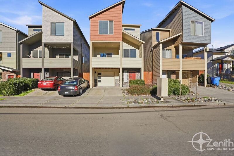 Vancouver House: 3906 Nicholson Rd