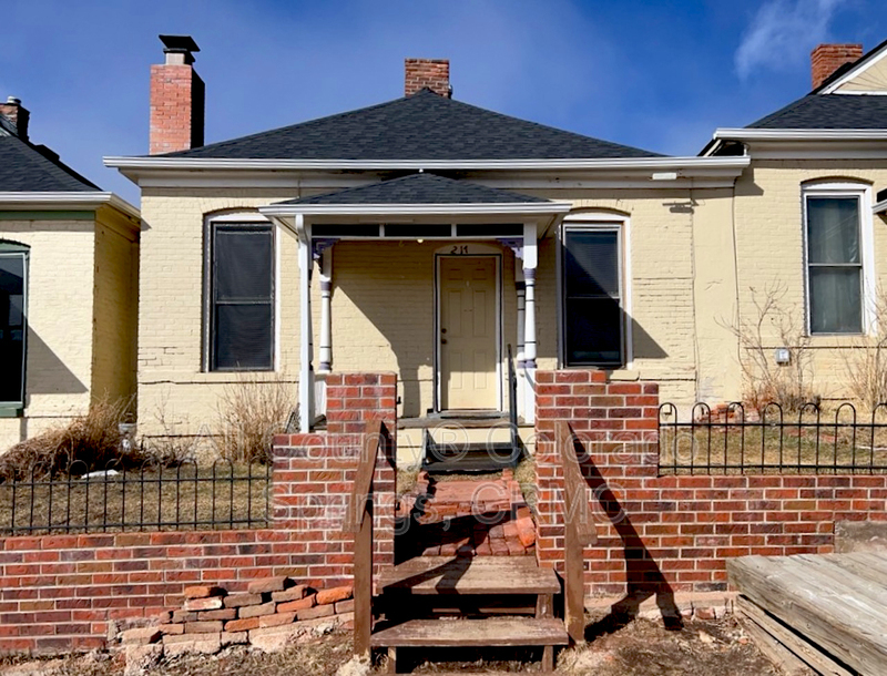 Cripple Creek Townhome: 217 North First Street