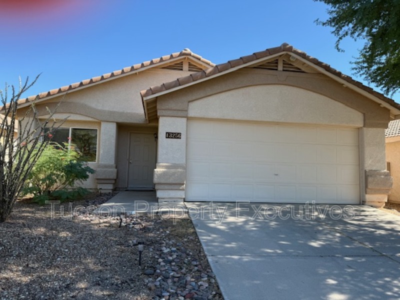 Oro Valley House: 13256 North Hammerstone Lane
