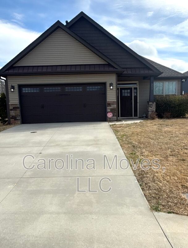 Greer House: 211 Everard Lane