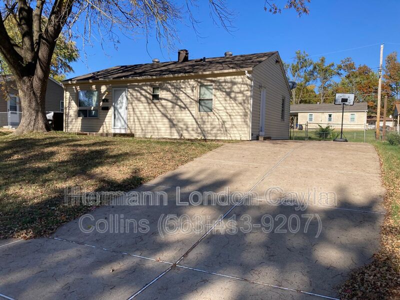 Florissant House: 2465 Hawthorne Manor Drive