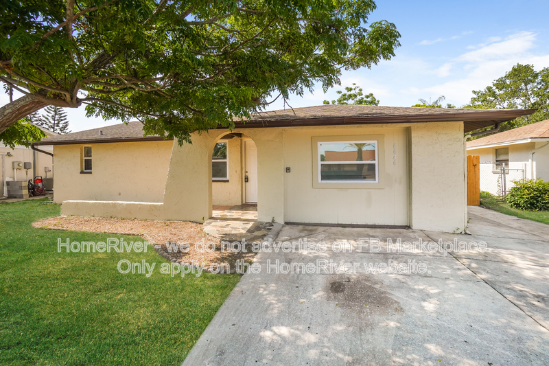 Port Richey House: 6646 Lenoir Dr