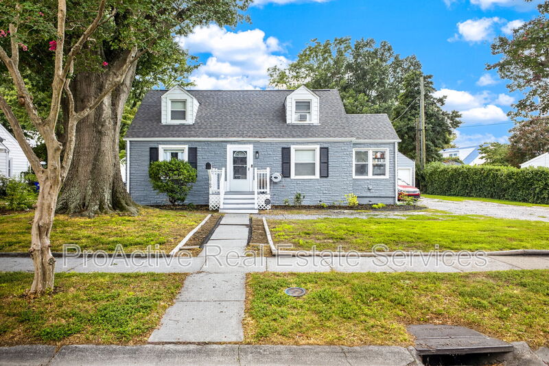 Norfolk House: 769 Burksdale Rd
