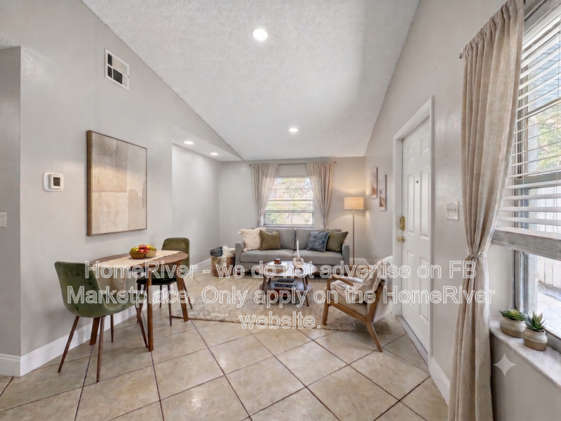 Fort Pierce Townhome: 2015 Oleander Blvd
