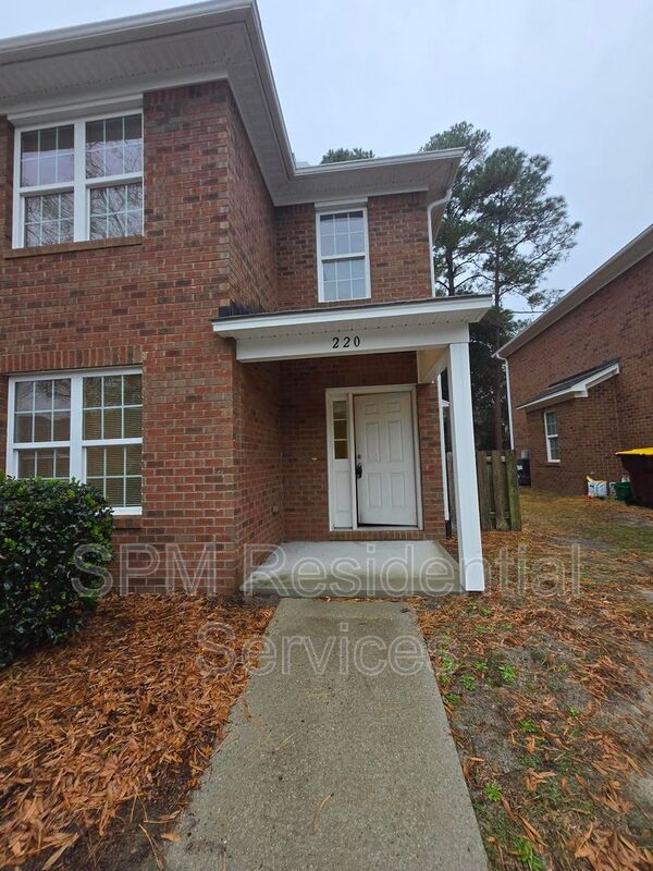 Wilmington House: 220 Durango Pl