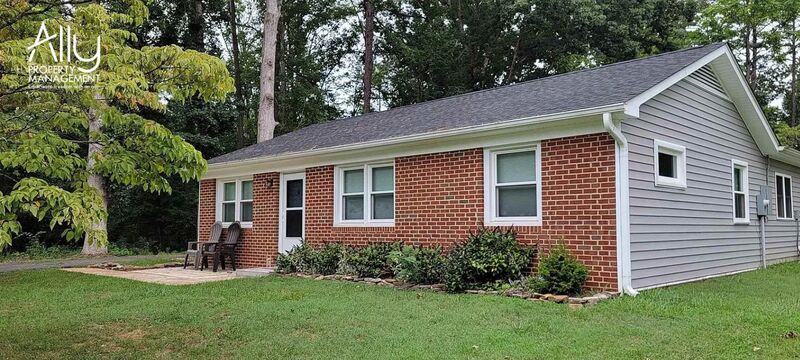 Charlottesville House: 290 Windfield Circle