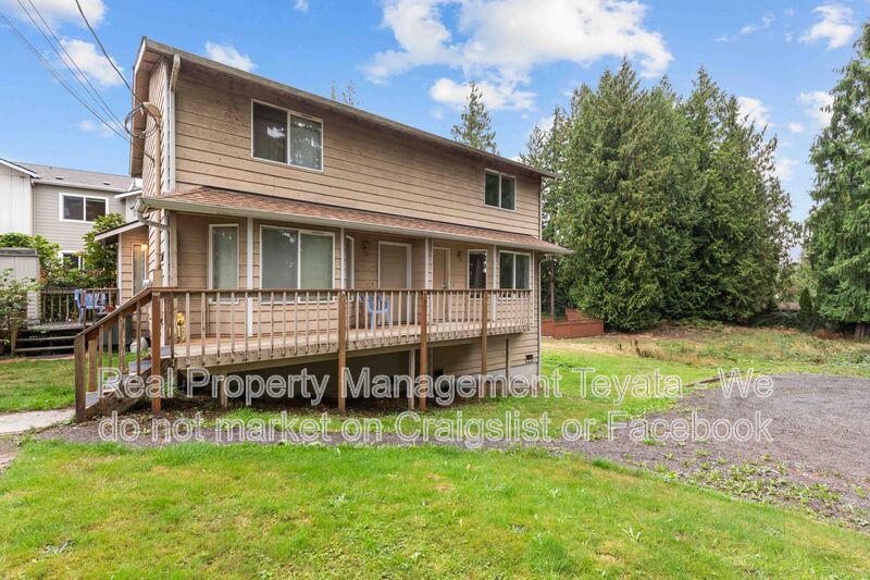 Snohomish Condo: 2421 Bickford Ave