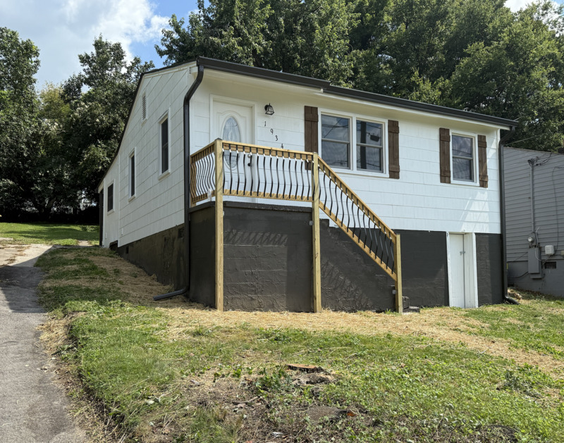 Knoxville House: 1934 Massachusetts Ave