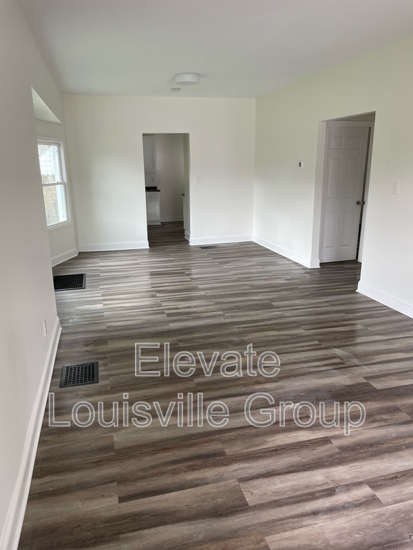 Louisville House: 1126 South 26th Street