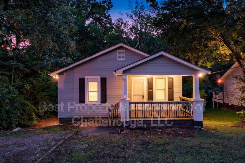 Chattanooga House: 4802 Oakland Avenue