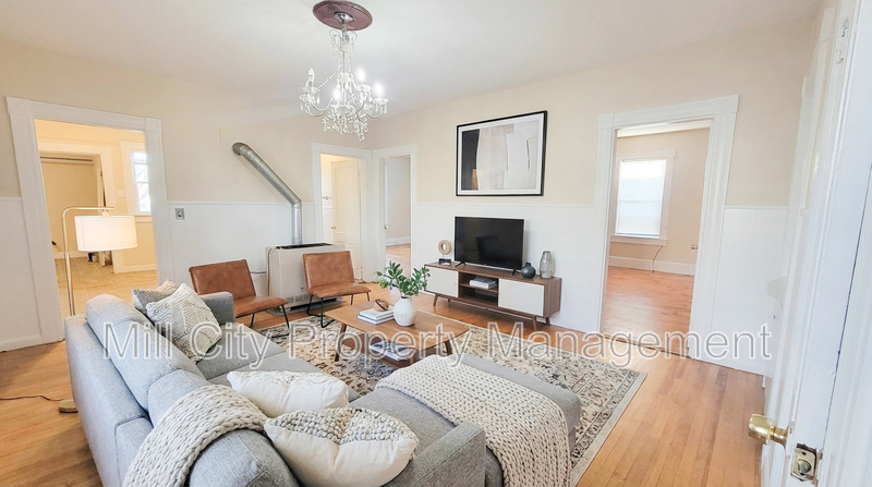 Manchester Condo: 416 Cedar St (Right)