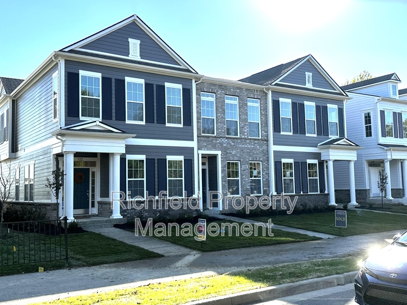 Carmel Condo: 522 Gilder Drive