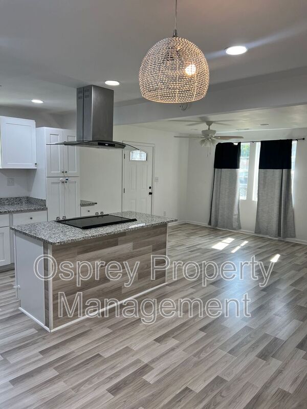 Welcome to this beautiful home located in the heart of Portsmouth 