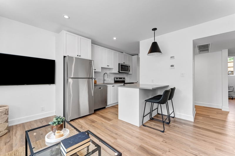 Ottawa House: 157 Sanford Avenue