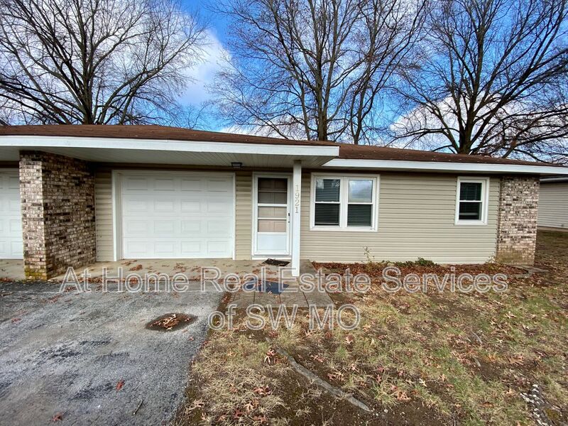 Nixa Condo: 1921 Bellerive