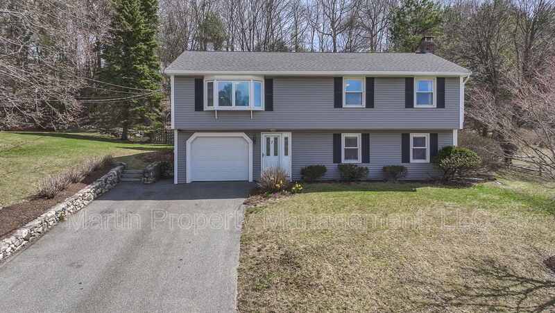 Woburn House: 7 Briarwood Road