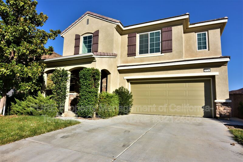Lake Elsinore House: 34345 Heather Ridge Ct