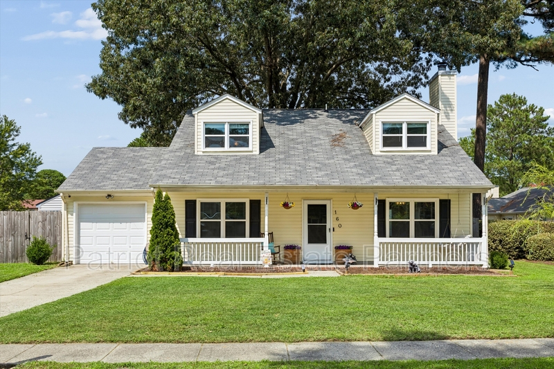Hampton House: 160 Fairmont Drive