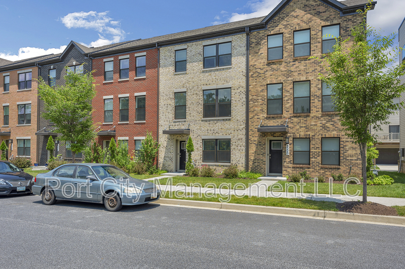 Baltimore Townhome: 4322 Roland Heights Avenue