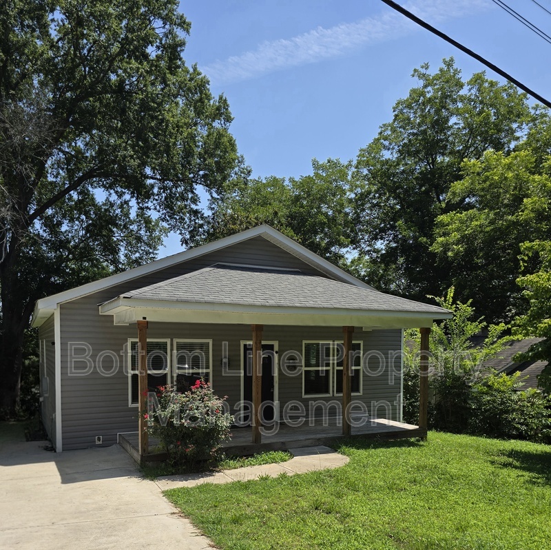 Concord House: 51 Hawthorne St SW