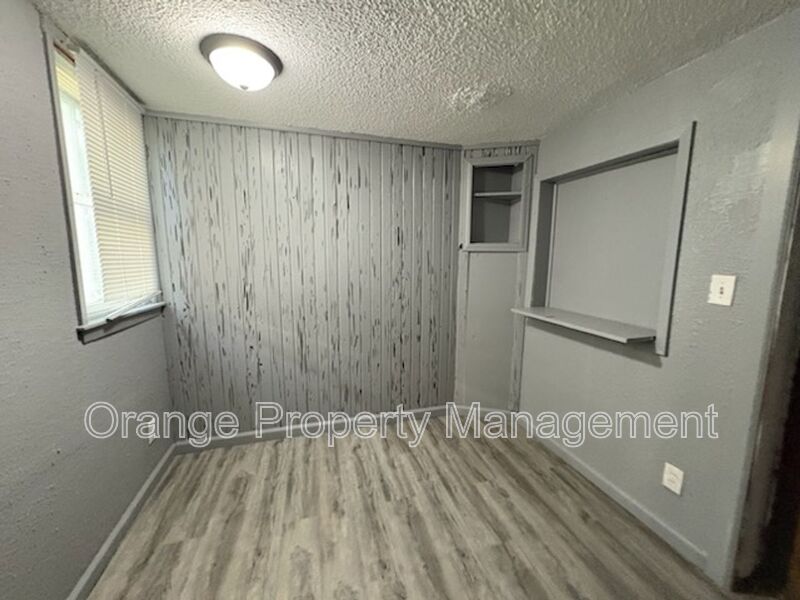 Omaha Condo: 4108 Cuming St