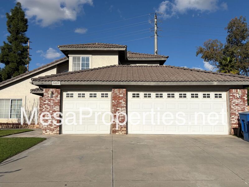 Riverside House: 5009 Trojan Ct.
