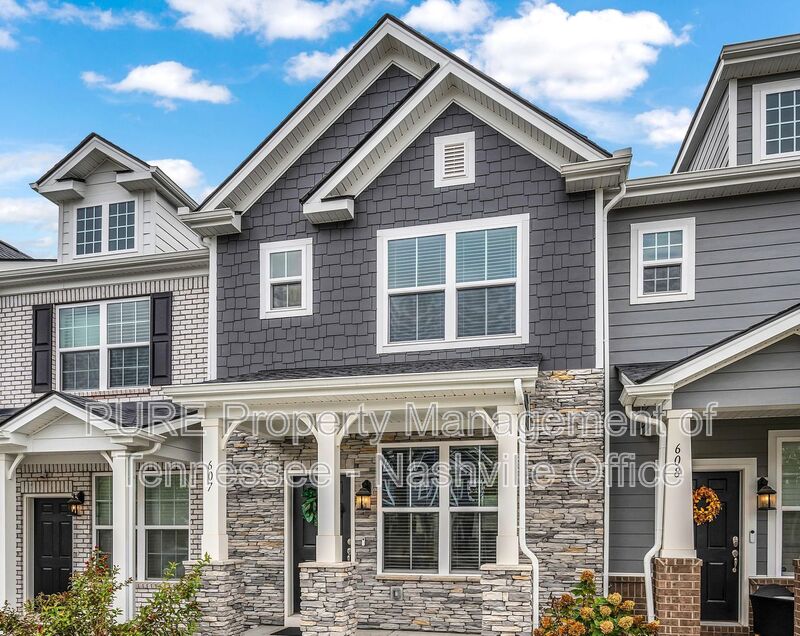 Nashville Townhome: 615 Old Hickory Blvd