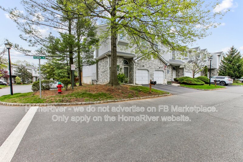 Laurence Harbor House: 1 Picaron Pl