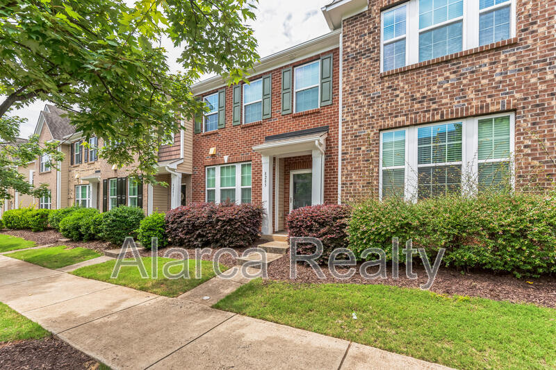 Cornelius Townhome: 8285 Viewpoint Ln