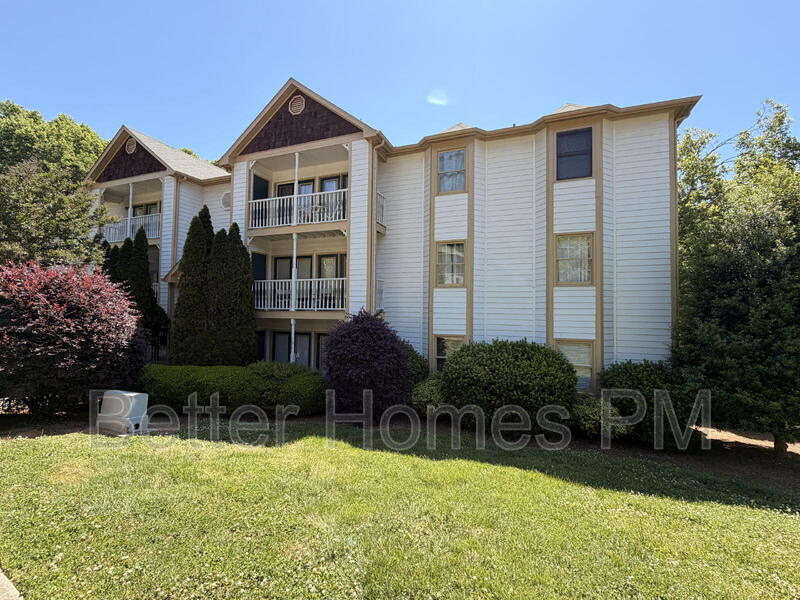 Raleigh Condo: 2011 Quaker Landing