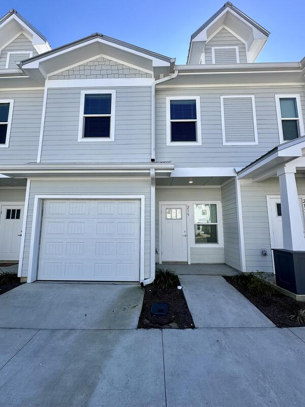 Freeport House: 215 Date Palm Lane