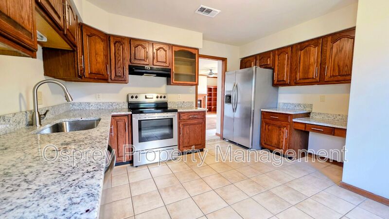 Charming 3-Bedroom Ranch in Salem Lakes Cul-de-Sac "ASK ABOUT OUR ZERO DEPOSIT" - Photo 3