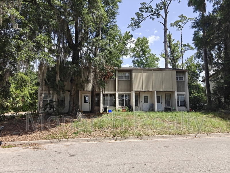 Gainesville House: 620 SW 10th Lane Unit 4  Gainesville, Florida 32601