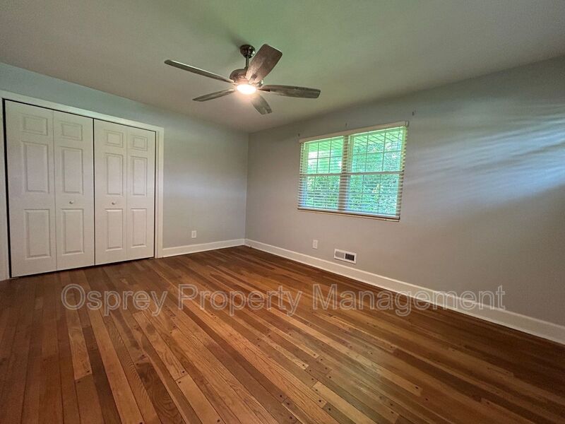 Spacious Brick Ranch Single Family Home!  - Photo 13