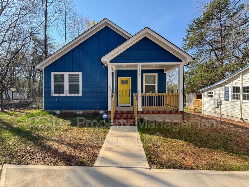 Statesville House: 1121 Wilmington Ave