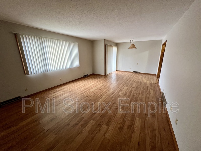 Sioux Falls House: 2508 S Cliff Ave.