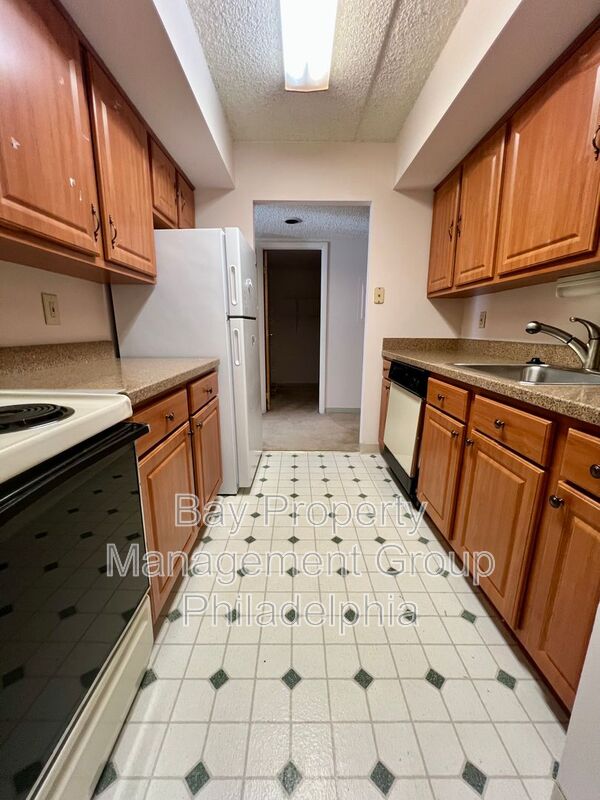 Wallingford Condo: 800 Avondale Rd